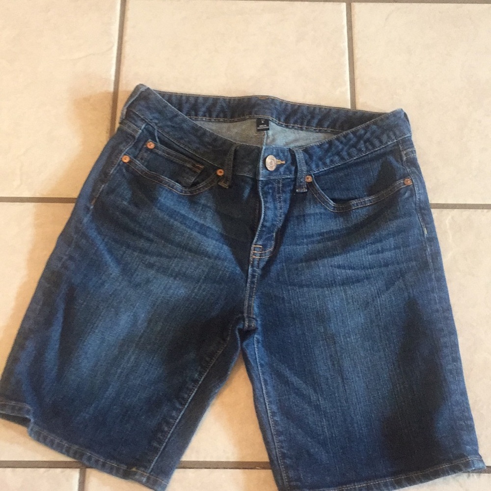 Size 6 Gap jean shorts